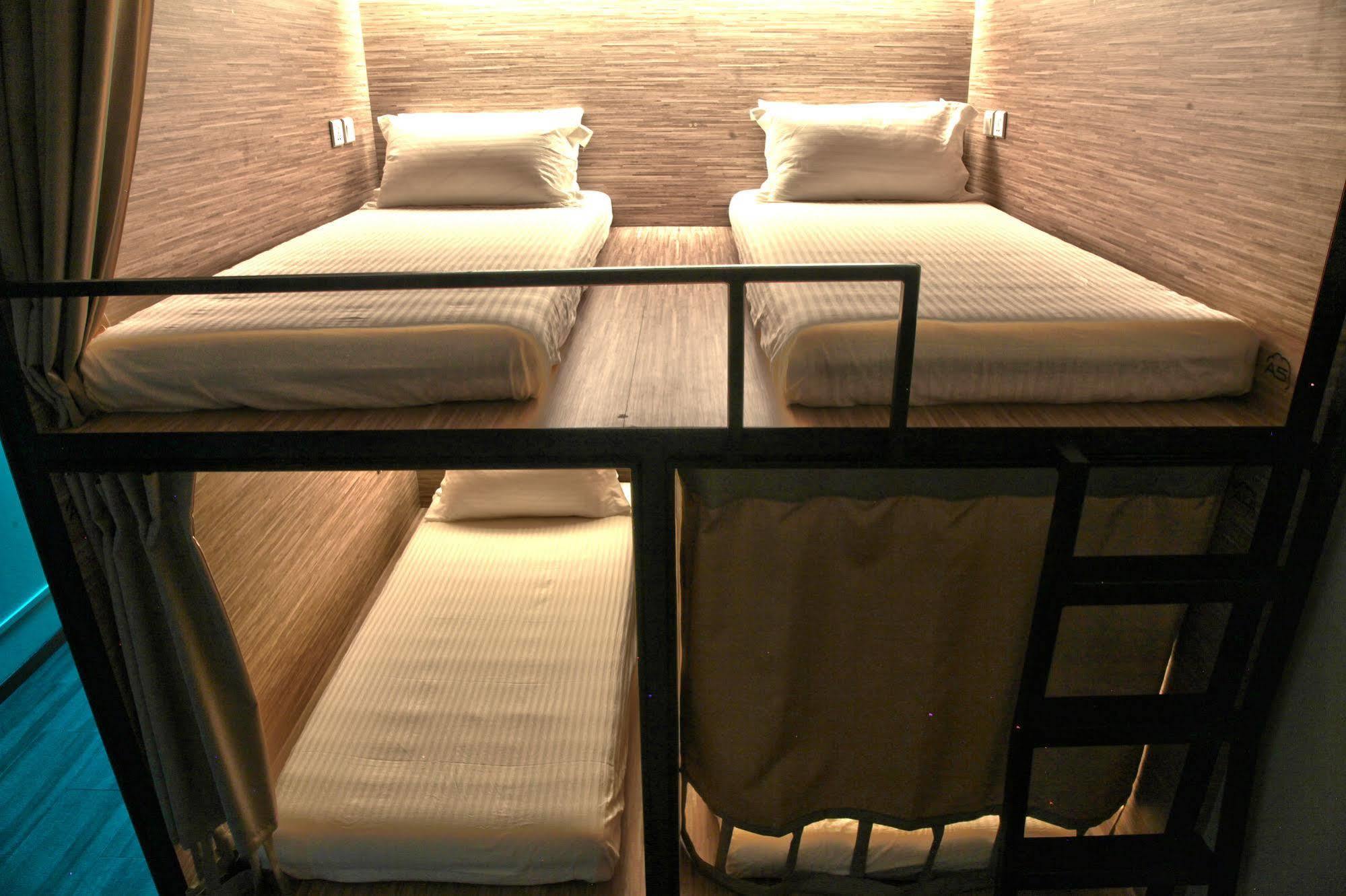 Dream 2* Singapur